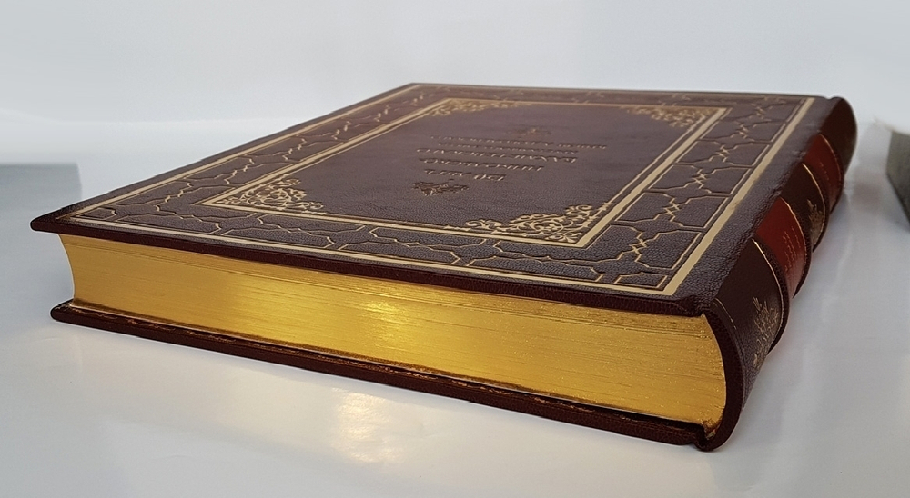 "150 лет Никольско-Бахметевского хрустального завода князя А. Д. Оболенского. Описание истории завода и краткий очерк о развитии стекольного дела в России" 1914 год - книга в подарок