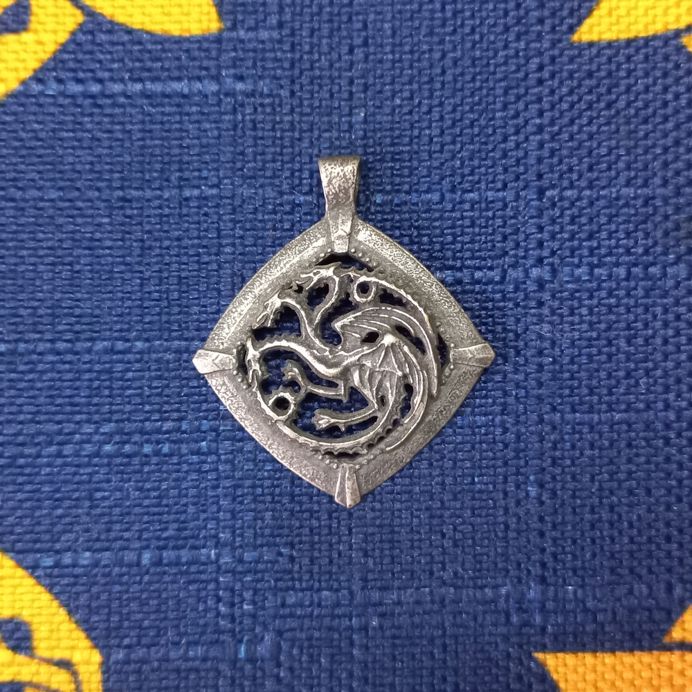 Подвеска. Герб дома Таргариенов