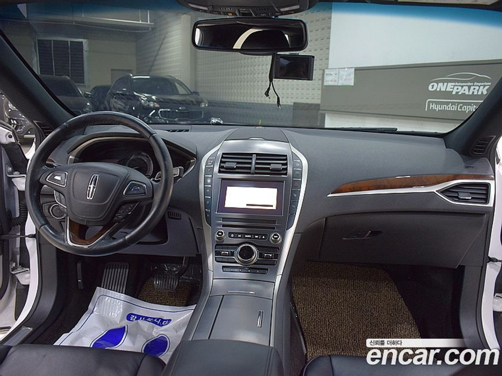 Lincoln New MKZ Hybrid (10.2019)