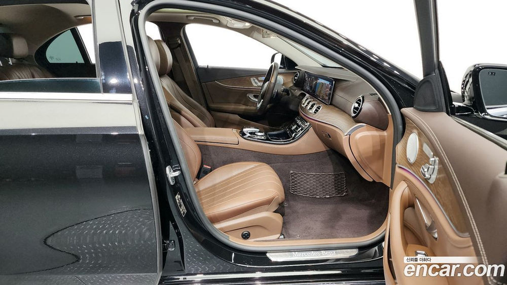 Mercedes-Benz E-Class W213 E300 4MATIC Exclusive (05.2020)