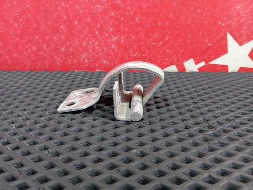 Петля крышки инструментального ящика