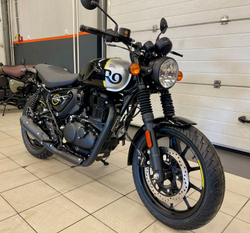 Royal Enfield 350 Hunter (Rebel Black)