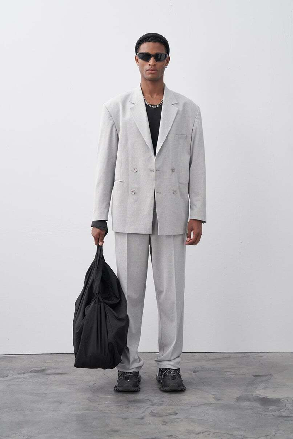 Двубортный оверсайз серого цвета