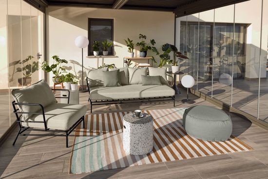 Диван Mareluz трехместный черный стальной La Forma Испания