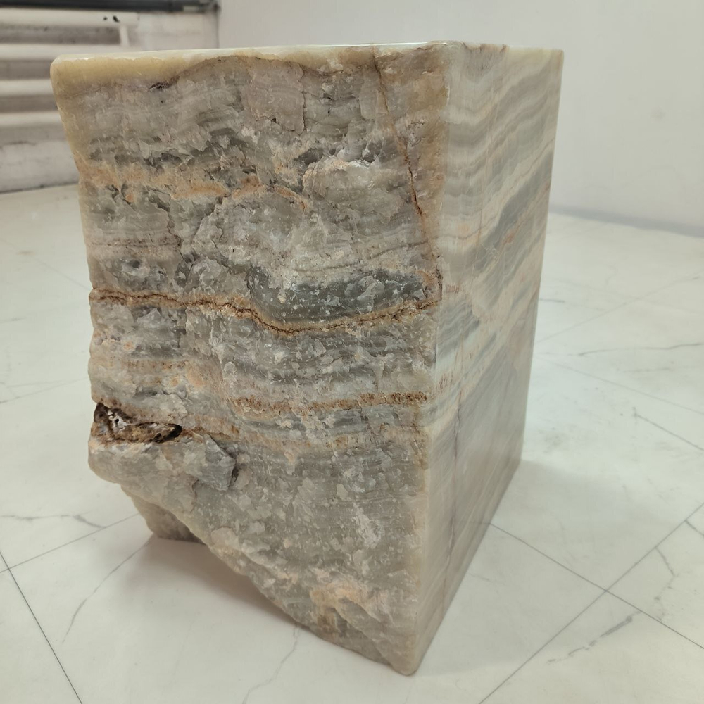 Стол из оникса 65583  (45*32*45) 0195
