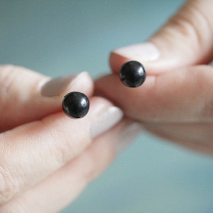 Глаза пластик черные 7 мм (1 пара)