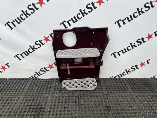 Корпус подножек левый