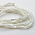 Перламутр, размер около 5,3*3 мм, цена за 37-38 шт (1/2 нити)