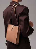 Женская кожаная сумка кросс-боди DBR 30919 бежевая нуга