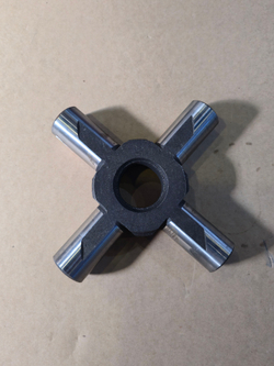 Крестовина межколесного дифференциала заднего и среднего моста