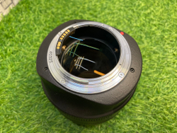 Canon EF 85mm 1.2L USM
