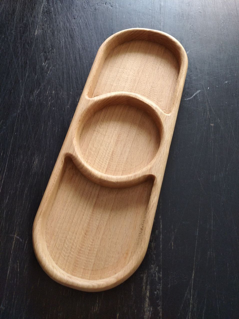 Овальная менажница из массива бука