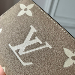 Louis Vuitton Clea Wallet