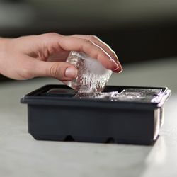 Форма для льда с крышкой Ice cubes