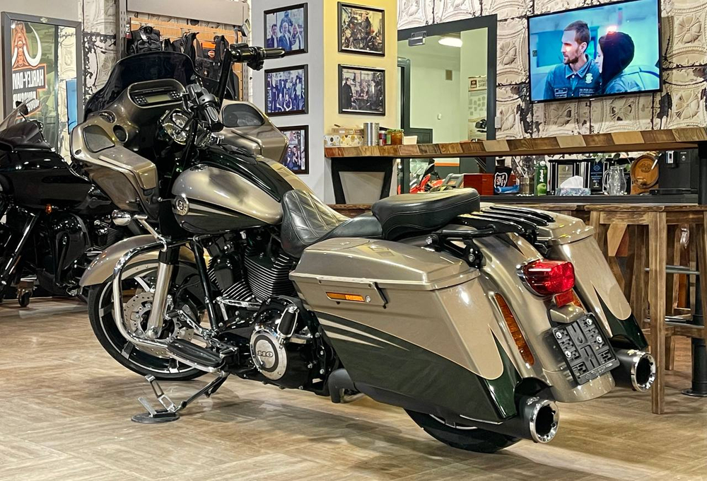 Harley-Davidson CVO Road Glide, 2012