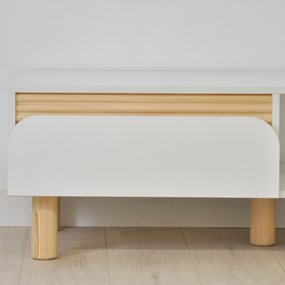 Журнальный дизайнерский столик с ящиком Ола, на ножках