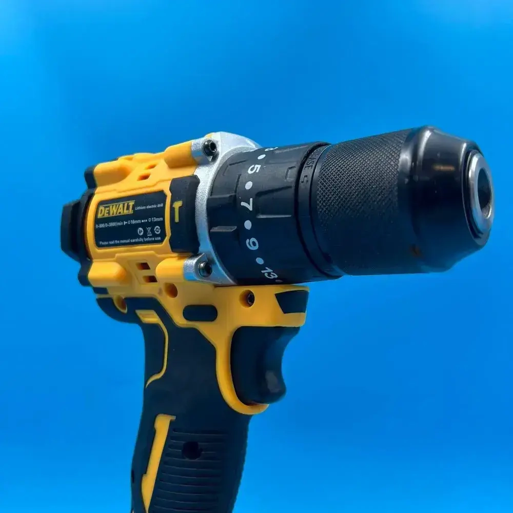 Шуруповерт аккумуляторный бесщеточный Dewalt 18В дрель 2 АКБ