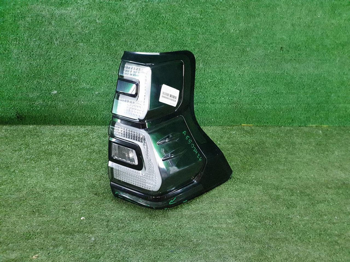 Фонарь правый Toyota Land Cruiser Prado 150 (2017-н.в.) Style