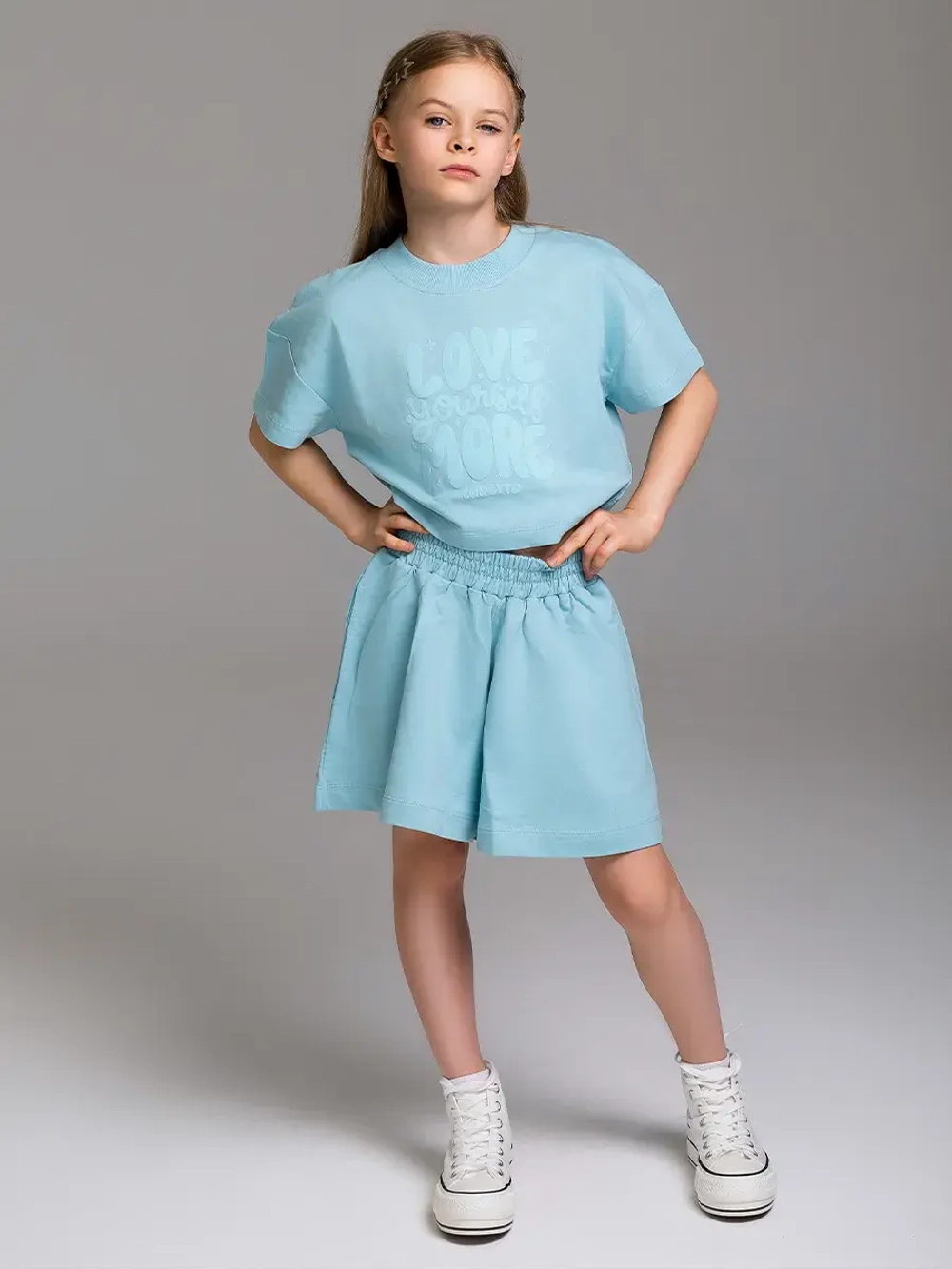 Летний костюм для девочки с шортами
