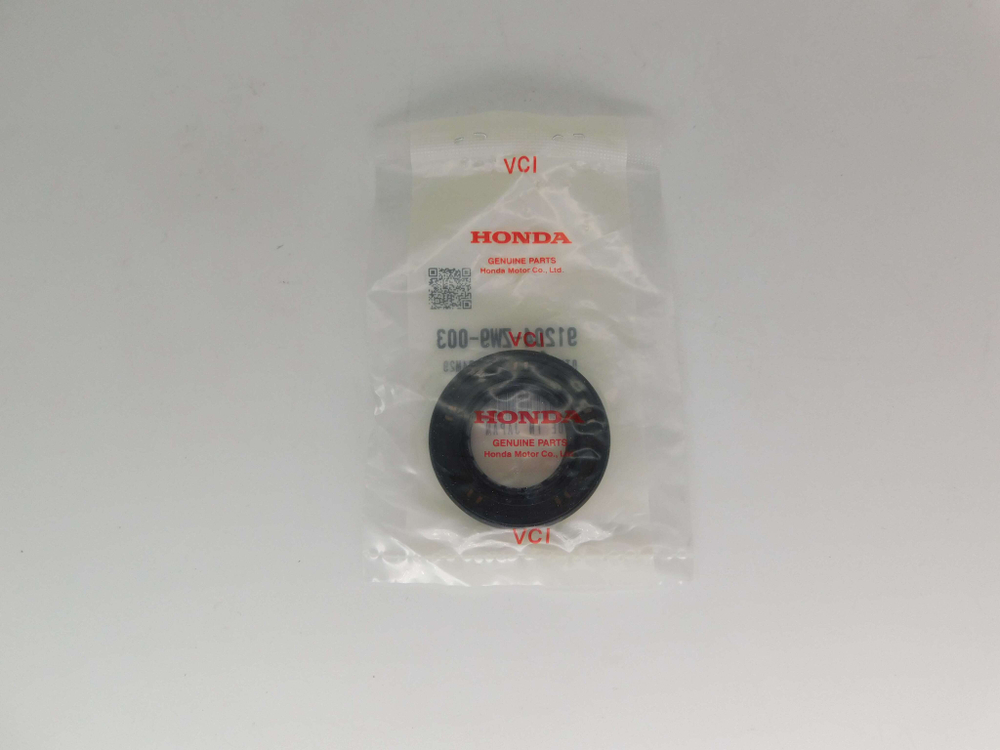 Сальник коленвала нижний Honda 8 9,9 10 91204-ZW9-003