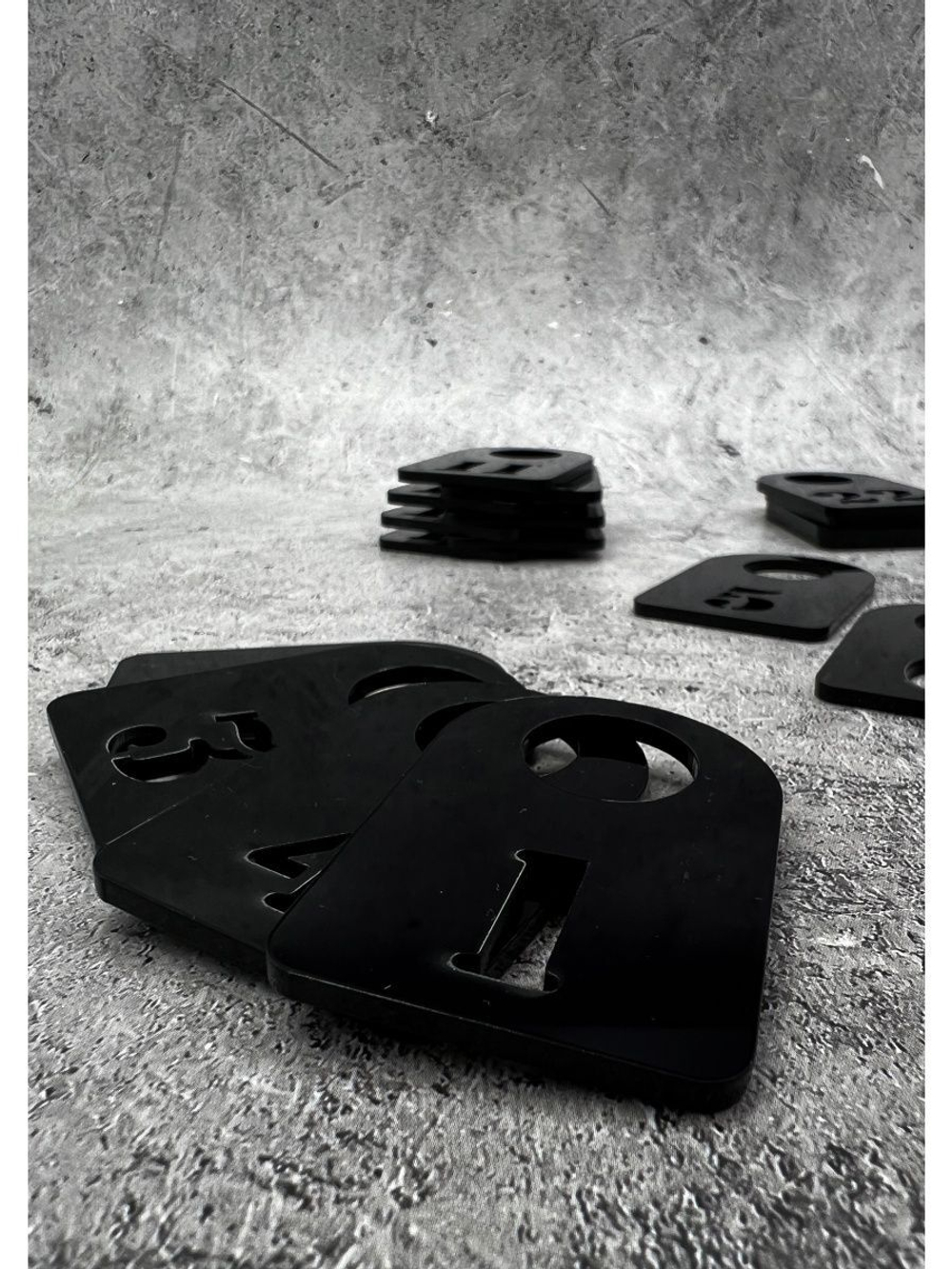 Номерки для гардероба прорезные