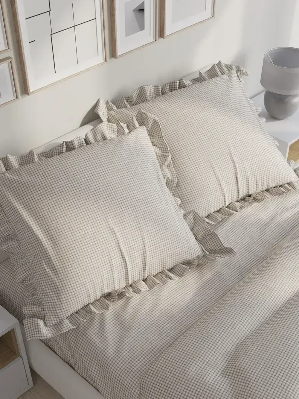 Декоративная наволочка с рюшами, оборками "Бежевая клеточка" 70х70 см, 1 шт, без молнии