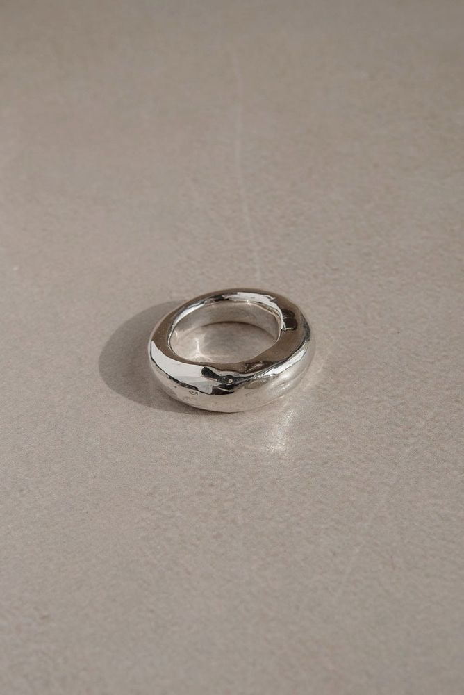 Кольцо very puffy ring / the object