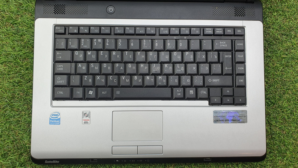 Ноутбук Toshiba Satellite L300-17L PSLBCE-00S008RU