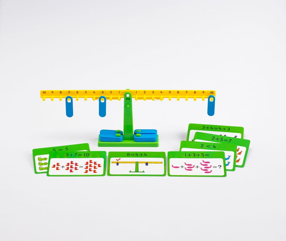 Весы математические с заданиями. Набор игровой.