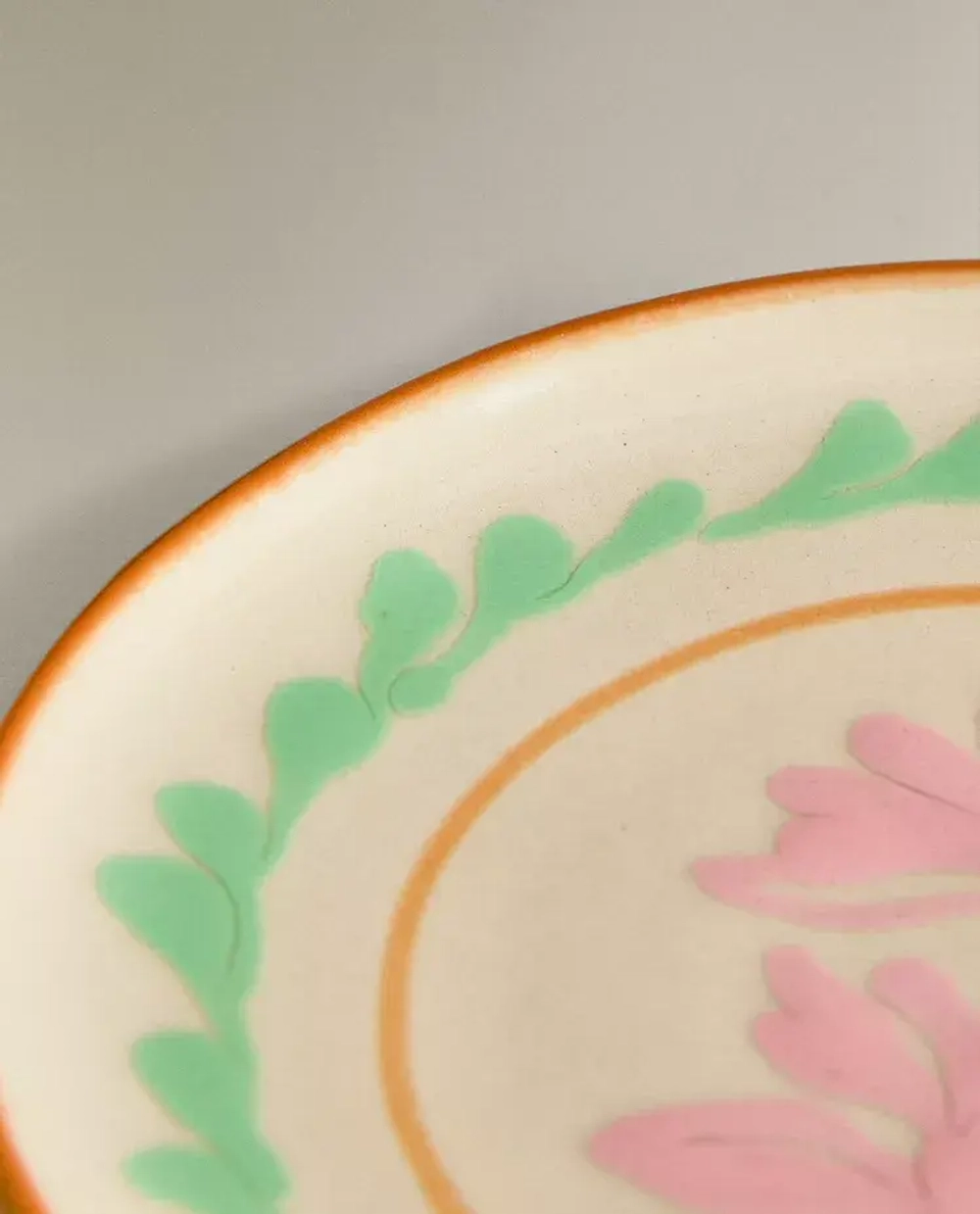 ZARA HOME Х NANUSHKA ДЕСЕРТНАЯ ТАРЕЛКА ИЗ РАСПИСНОЙ КЕРАМИКИ