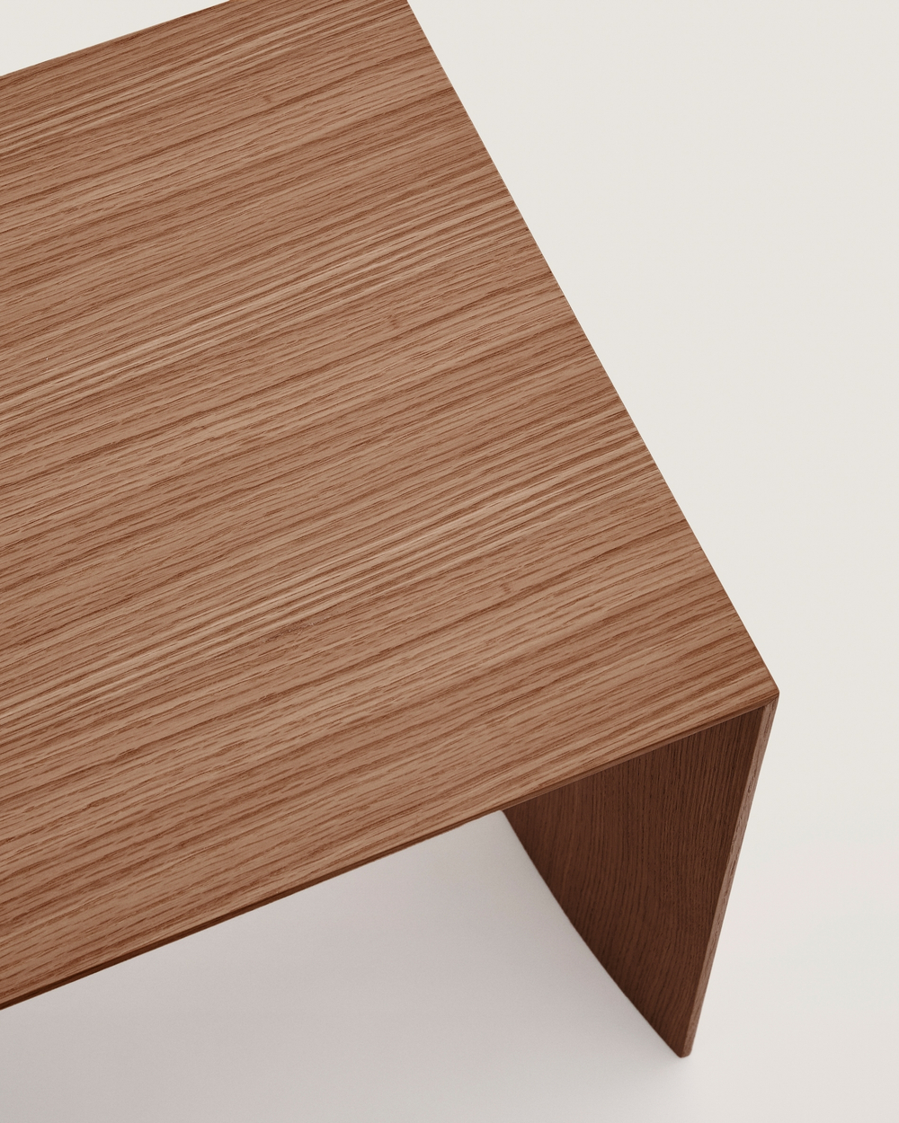 Litto Журнальный столик из шпона ореха с отделкой натурального цвета, 90 x 45 см
