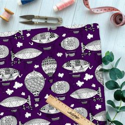Ткань таффета эскизы дирижаблей и воздушных шаров на сиреневом фоне