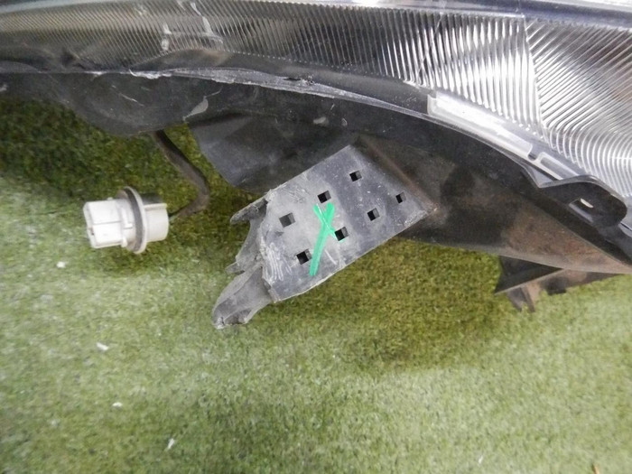 Фара правая Toyota Land Cruiser Prado 150 (2009-2013) ксенон