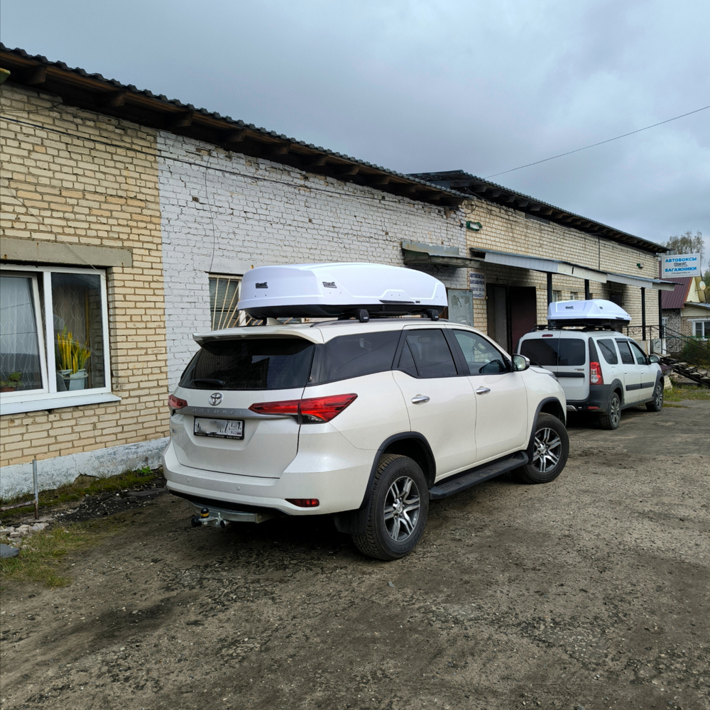 Автобокс Way-box Shuttle 800 на Toyota Fortuner