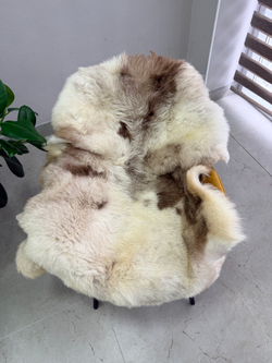 Шкура коврик меховой прикроватный овчина, 120х65 см.