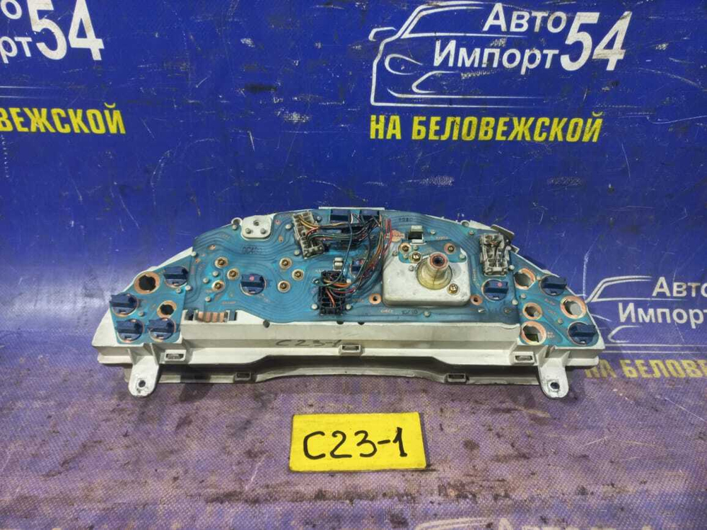 Щиток приборов NISSAN SERENA 1991