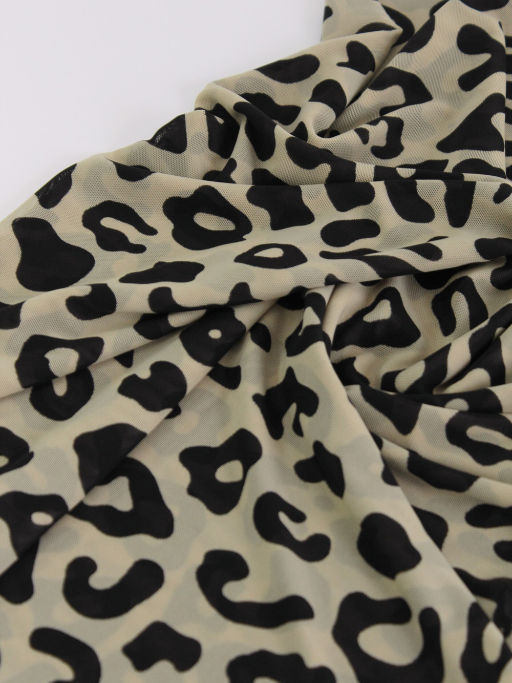 Сетка эластичная бежевая с черным принтом барс метражом