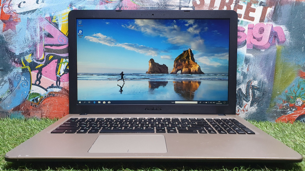 Ноутбук ASUS AMD/4Gb/FHD