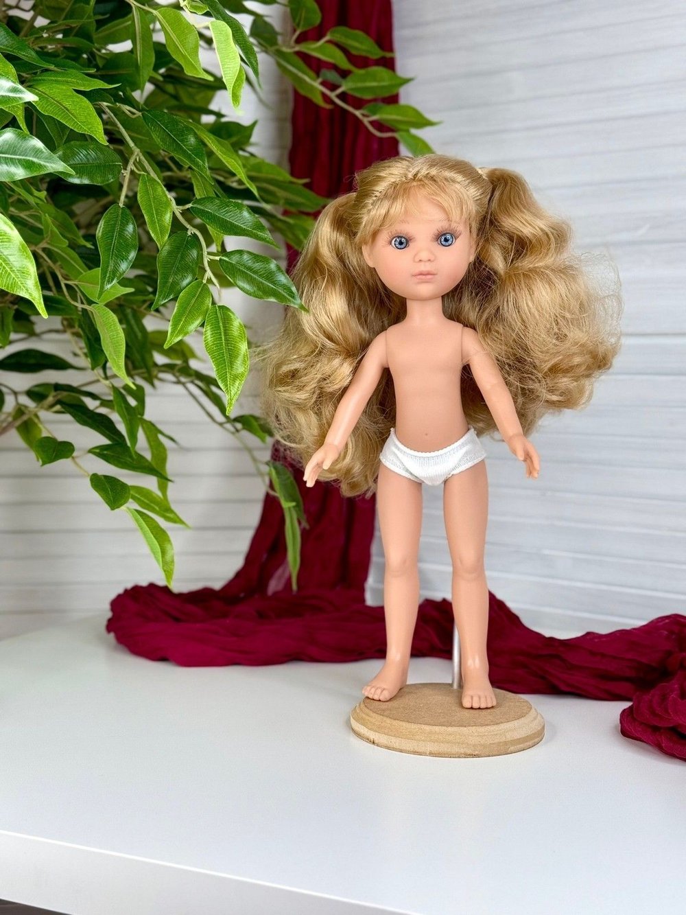 Кукла BERJUAN виниловая 35см Ева без одежды (2836A2)