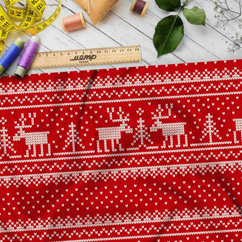 Ткань блэкаут рассредоточенная белая вышивка с оленями на красном фоне