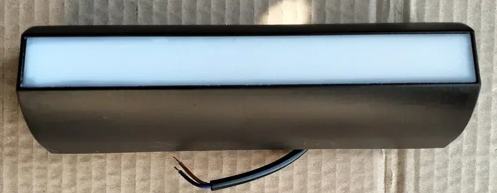 Уличный настенный светильник, 3 - х стороний, теплый свет