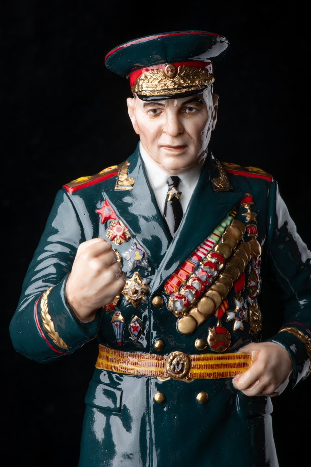 Статуэтка. Фарфор. Маргелов Василий Филиппович генерал армии. Россия