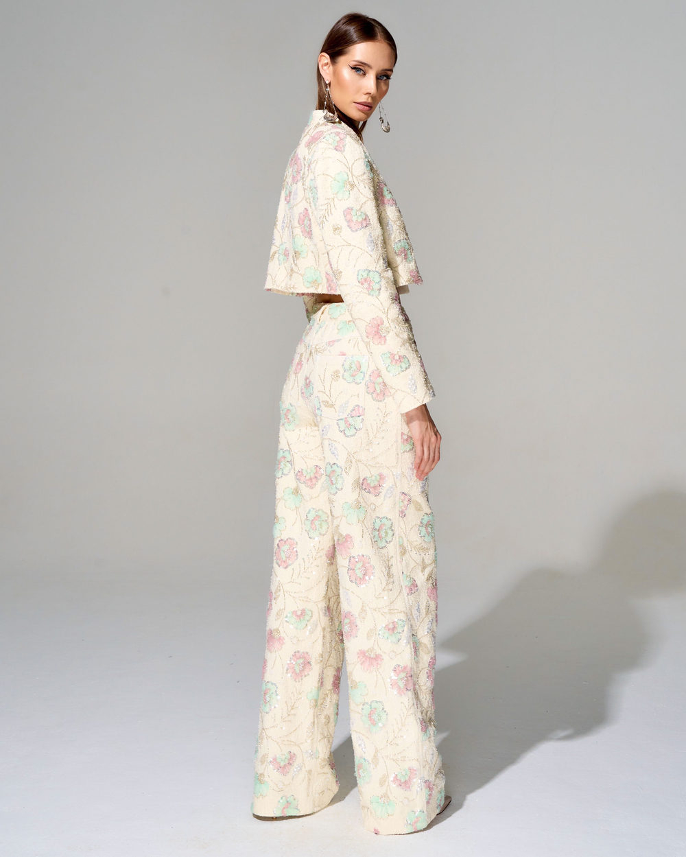 Брюки с вышивкой ручной работы