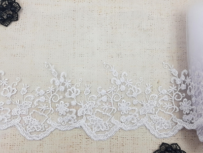 Вышивка на сетке, ш. 16 см, белый