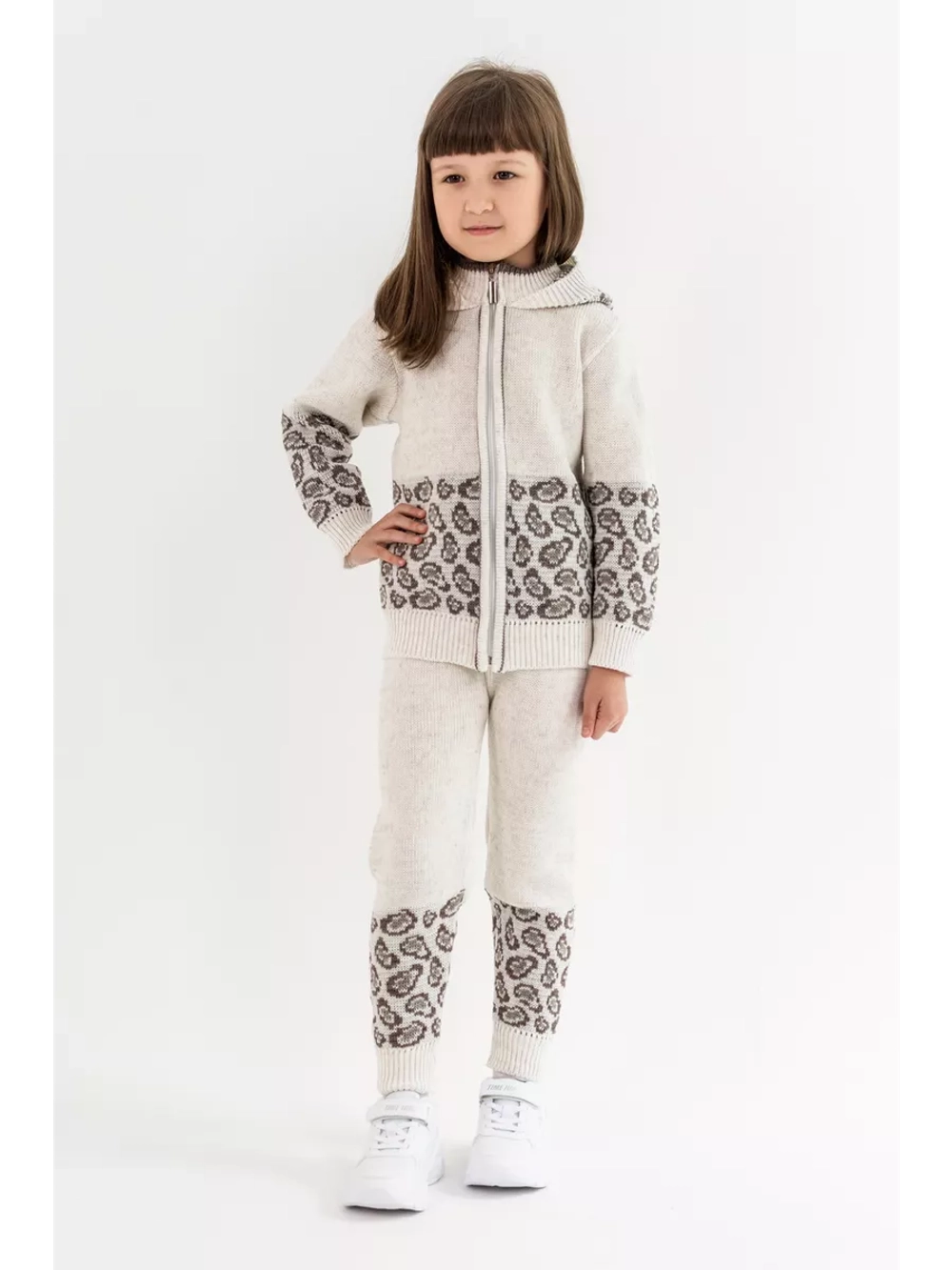 Кофта вязаная с капюшоном