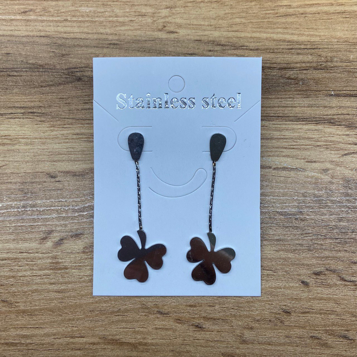 Серьги-гвоздики капля перевернутая жгутики Клевер трехлистник цвет серебристый