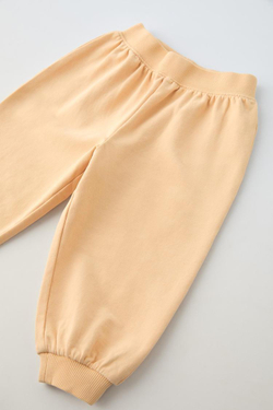 ZARA ОДНОТОННЫЙ КОМПЛЕКТ ИЗ ТОЛСТОВКИ И БРЮК ИЗ МЯГКОЙ ТКАНИ, МЯГКИЙ ЖЕЛТЫЙ