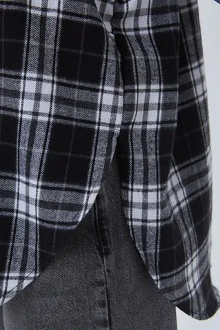 Рубашка из фланели черного цвета в клетку