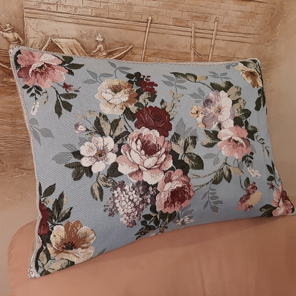 Декоративный гобеленовый чехол для интерьерной подушки Розовый сад 50*70