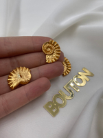 Пуговицы Скиапар. в форме ракушки матовое теплое золото